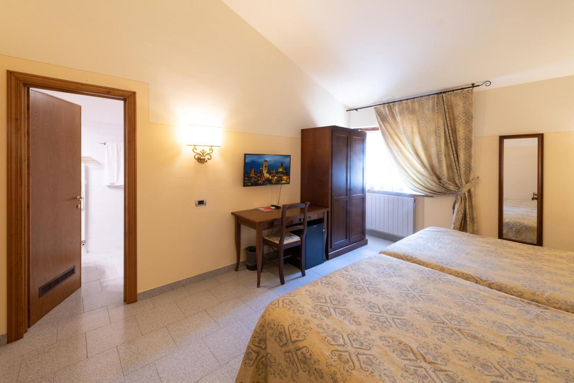 Le Volpaie Hotel San Gimignano Bagian luar foto